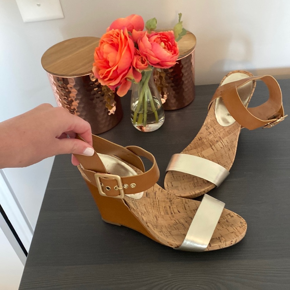 BCBG Heel Sandal Size 8.5